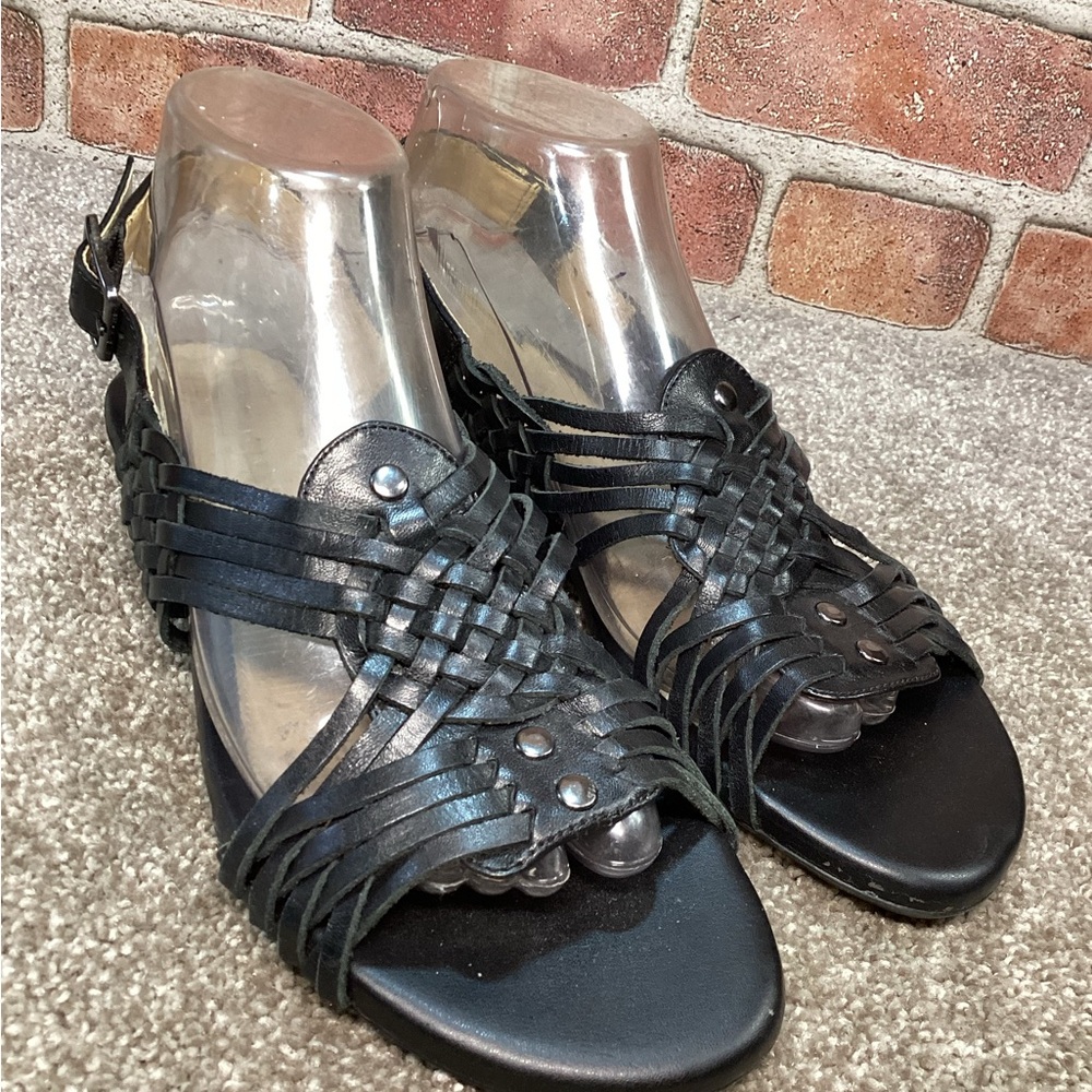 Michelle D Womens black Huarache sandals size 8.5